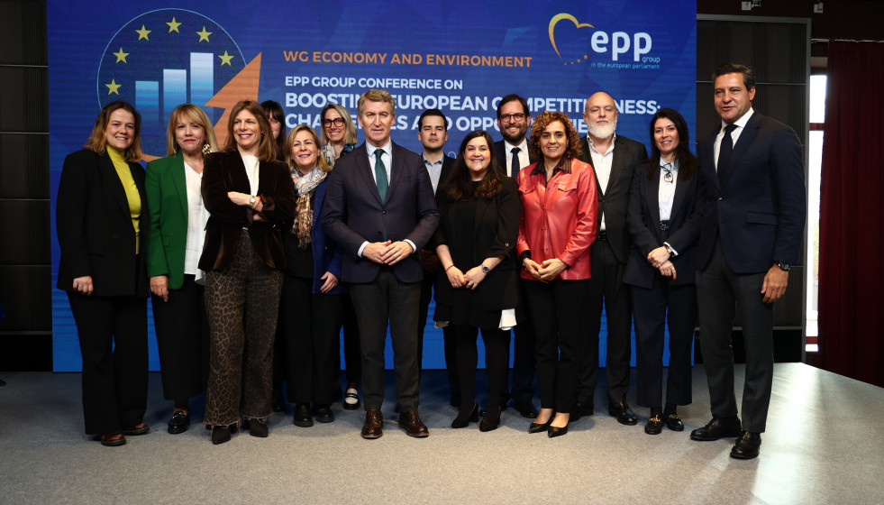Archivo - Foto de familia durante el encuentro del Grupo de Trabajo del EPP: 'Impulso de la Competitividad Europea, retos y oportunidades', a 16 de enero de 2026, en Valladolid, Castilla y León (Espa