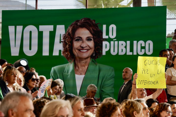 Asistentes al acto de campaña del PSOE celebrado en Cártama (Málaga). A 1 de mayo de 2026 en Cártama, Málaga (Andalucía, España). María Jesús Montero ha contado este viernes que es el primer 