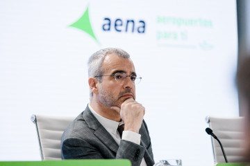 Archivo - El  presidente y consejero delegado de Aena, Maurici Lucena, durante la presentación del Documento de Regulación Aeroportuaria (DORA) correspondiente al período 2027-2031, en la sede de A