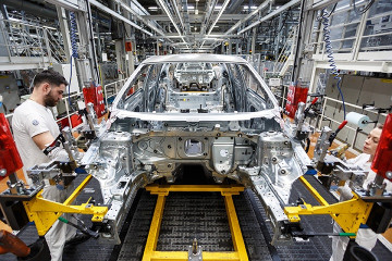 Archivo - Economía/Motor.- Sernauto pide medidas urgentes para mitigar el impacto del conflicto en Irán en los proveedores