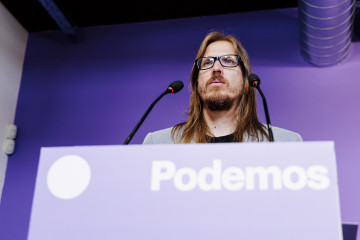 Archivo - El secretario de Organización y portavoz de Podemos, Pablo Fernández, ofrece una rueda de prensa para analizar las consecuencias de las protestas propalestinas en la última etapa de la Vu