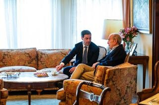 Archivo - El lehendakari, Imanol Pradales, y el exlehendakari, Carlos Garaikoetxea.