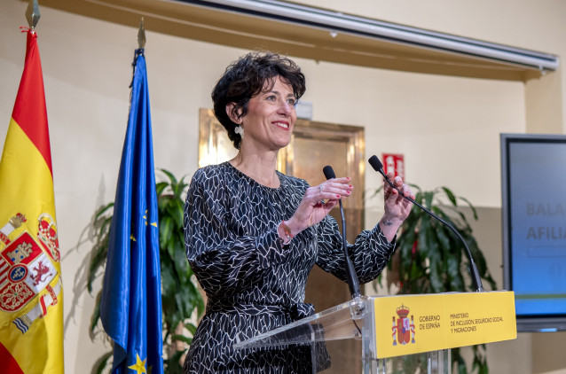 Archivo - La ministra de Inclusión, Seguridad Social y Migraciones, Elma Saiz