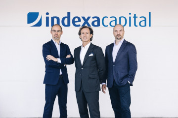 Archivo - De izquierda a derecha: Unai Ansejo, Ramón Blanco y François Derbaix, consejeros y cofundadores de Indexa Capital Group.