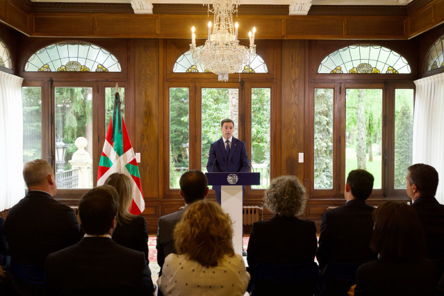 Comparecencia pública del Lehendakari, Imanol Pradales, en el Palacio de Ajuria Enea, con motivo del fallecimiento de Carlos Garaikoetxea