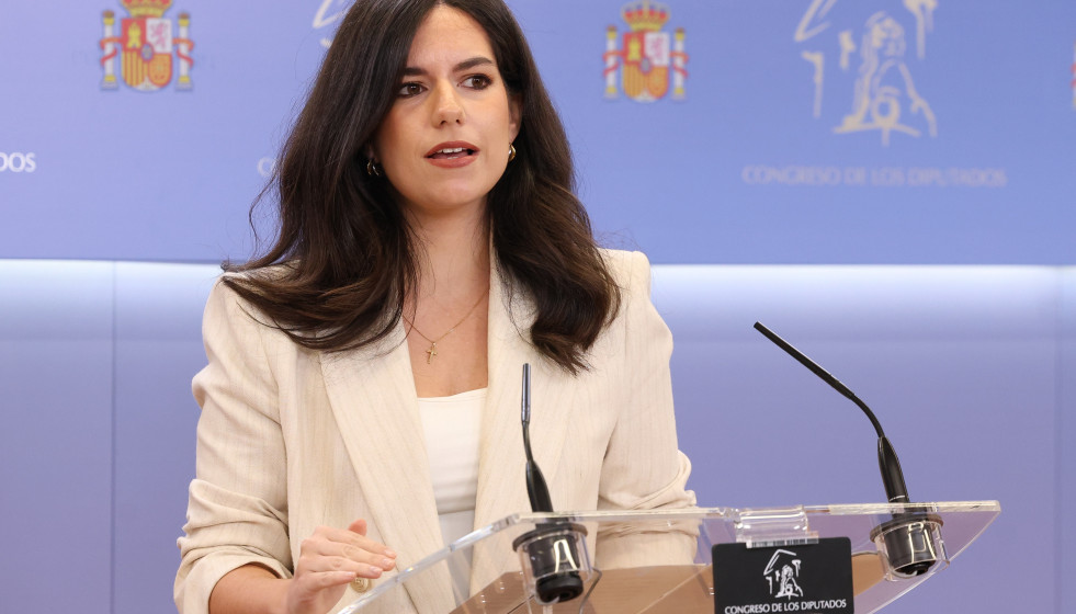 La portavoz de VOX en el Congreso, Pepa Millán, durante una rueda de prensa, en el Congreso de los Diputados, a 5 de mayo de 2025, en Madrid (España).