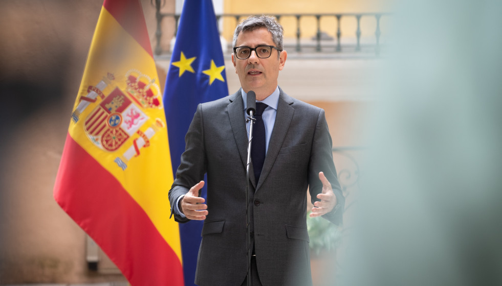 El ministro de la Presidencia, Justicia y Relaciones con las Cortes, Félix Bolaños, atiende a los medios de comunicación, en el Palacio de Parcent, a 4 de mayo de 2026, en Madrid (España). Bolaño