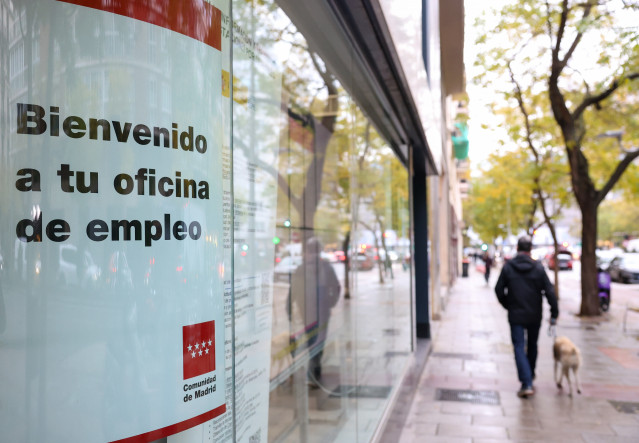 Archivo - Fachada de una oficina del SEPE.