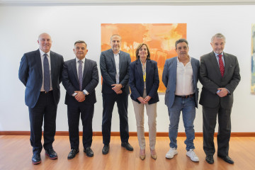 Foto de familia de la firma del Convenio Colectivo del sector de seguros.