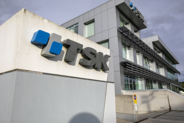 Archivo - Fachada de la empresa TSK