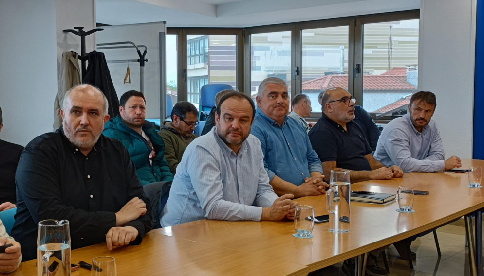 El secretario general de UGT FICA en Asturias, Genaro Martínez, y el secretario general de CCOO de Industria Asturias, Nacho Requena, antes de la firma del convenio de la industria auxiliar del metal