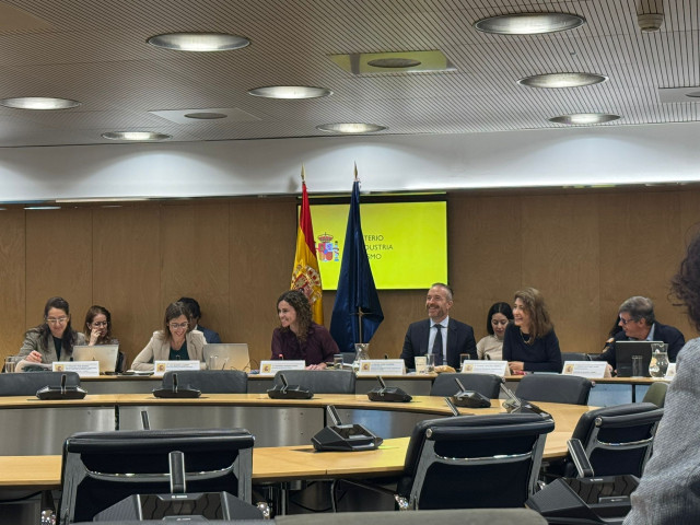 El Ministerio de Industria y Turismo avanza en la Estrategia España 2030 con la elaboración del Plan Bienal 2026-2027.