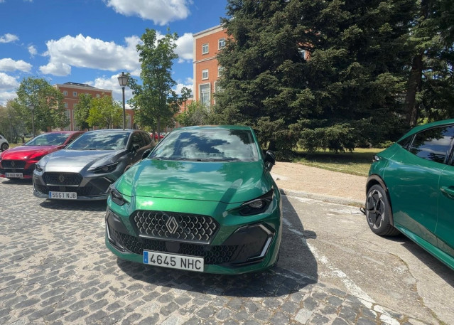 Renault Clio full hybrid E-Tech: más deportivo y eficiente, motor 'made in Spain' y desde 23.270 euros