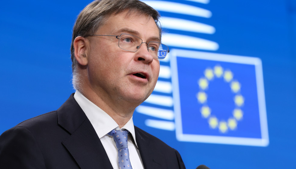 Archivo - El comisario económico, Valdis Dombrovskis.