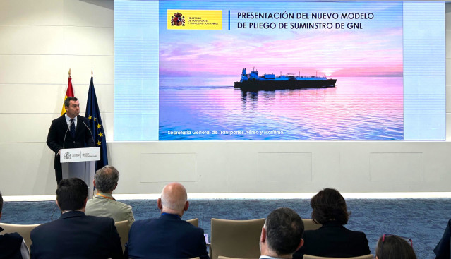 El presidente de Puertos del Estado, Gustavo Santana, en la presentación del modelo unificado de pliego del servicio de suministro de gas natural licuado como combustible a barcos