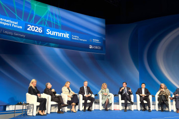 El ministro de Transportes y Movilidad Sostenible, Óscar Puente, durante su intervención en el Foro Internacional del Transporte, en Leipzig (Alemania).