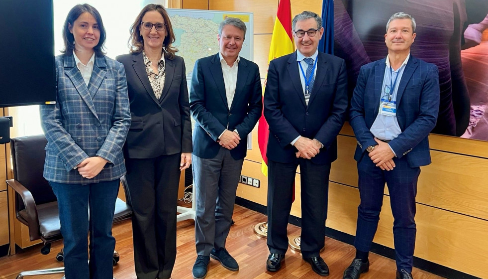 Los representantes del Ministerio de Transportes y de la CETM tras la reunión mantenida este miércoles
