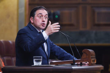 Archivo - El ministro de Asuntos Exteriores, José Manuel Albares, en la tribuna del Congreso