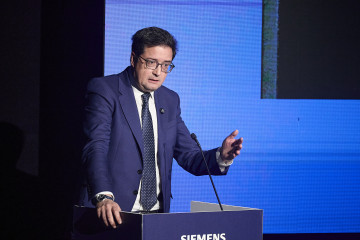El ministro para la Transformación Digital y de la Función Pública, Óscar López, participa en el acto 'Siemens Transform 2026', a 6 de mayo de 2026, en Madrid (España). Siemens Transform 2026 es