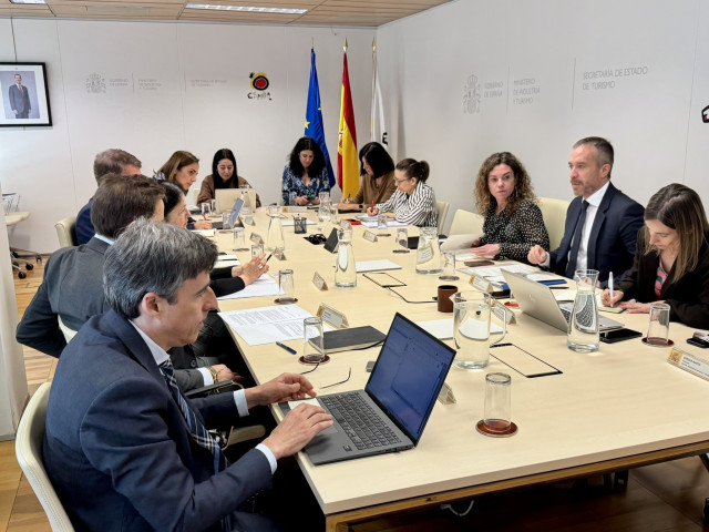El Gobierno mantiene una tercera reunión con el sector turístico ante la situación en Oriente Próximo.