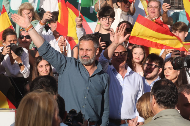 Santiago Abascal y Manuel Gavira en el acto celebrado en Jerez.