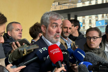 El presidente de Canarias, Fernando Clavijo, ofrece declaraciones a los medios en Bruselas