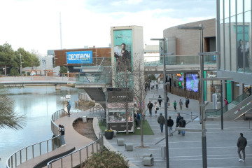 Archivo - Centro Comercial Puerto Venecia, Zaragoza.