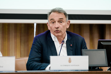 El diputado de Sumar Enrique Santiago, durante la inauguración de la Jornada Inteligencia artificial y el futuro del trabajo, en el Congreso de los Diputados, a 4 de mayo de 2026, en Madrid (España)