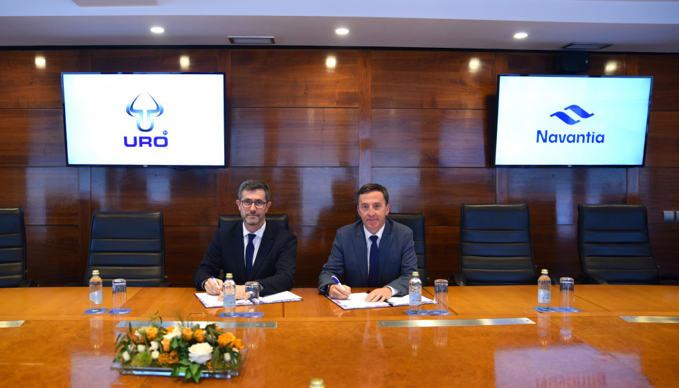 Firma de contrato entre Urovesa y Navantia