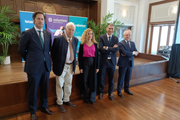 El exministro de Asuntos Exteriores y de Cooperación, Manuel García-Margallo y la exministra de Política Territorial y Función Pública, Meritxell Batet, participan en un encuentro sobre la situac