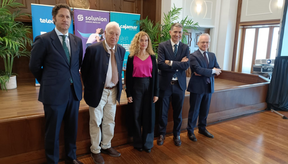 El exministro de Asuntos Exteriores y de Cooperación, Manuel García-Margallo y la exministra de Política Territorial y Función Pública, Meritxell Batet, participan en un encuentro sobre la situac