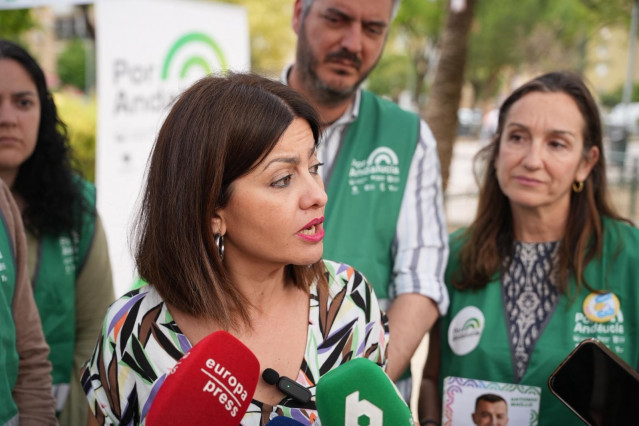 La ministra de Juventud e Infancia, Sira Rego, en una atención a los medios en Sevilla.