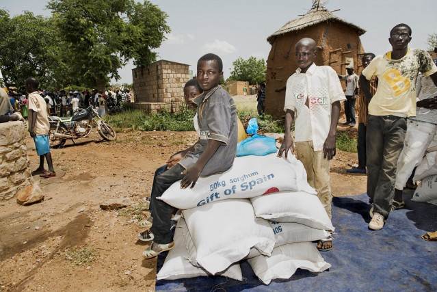 Archivo - Operativo de ayuda humanitaria en la región de Mopti , Mali.