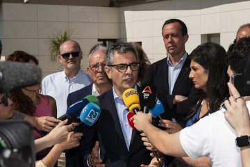 El secretario de Justicia del PSOE y ministro de Presidencia, Justicia y Relaciones con las Cortes, Félix Bolaños, atiende a los medios en una visita realizada a las instalaciones de la Escuela Agra