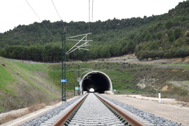 Túnel del Almendro (Palencia).