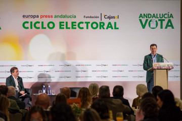 El presidente de la Junta y candidato del PP-A a la reelección, Juanma Moreno, durante su intervención, en Cádiz, en el ciclo electoral organizado por Europa Press Andalucía con motivo de las elec