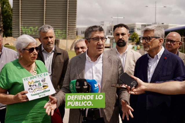 El portavoz del PSOE en el Congreso de los Diputados, Patxi López, atiende a los medios en Málaga con motivo de los comicios autonómicos del próximo 17 de mayo. A 8 de mayo de 2026 en Málaga (Andalucía, España).