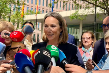 La vicesecretaria de Regeneración Institucional del PP, Cuca Gamarra, en una atención a los medios en Barcelona
