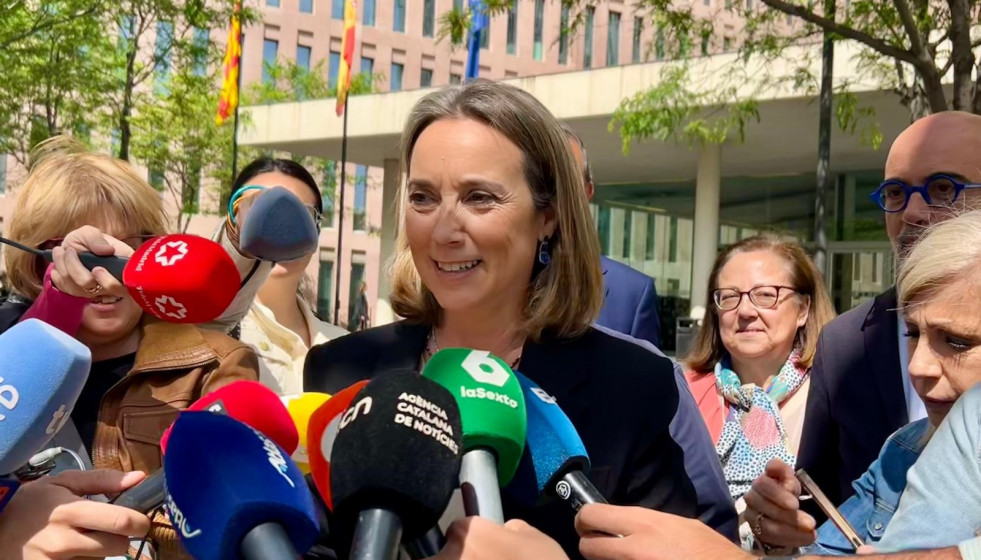 La vicesecretaria de Regeneración Institucional del PP, Cuca Gamarra, en una atención a los medios en Barcelona