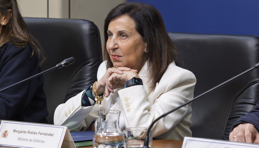 La ministra de Defensa, Margarita Robles, mantiene una videoconferencia con el contingente español en el Líbano.