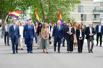 El ministro Angel Victor Torres preside el acto homenaje a las victimas del exilio en Irun Gipuzkoa Puente Avenida