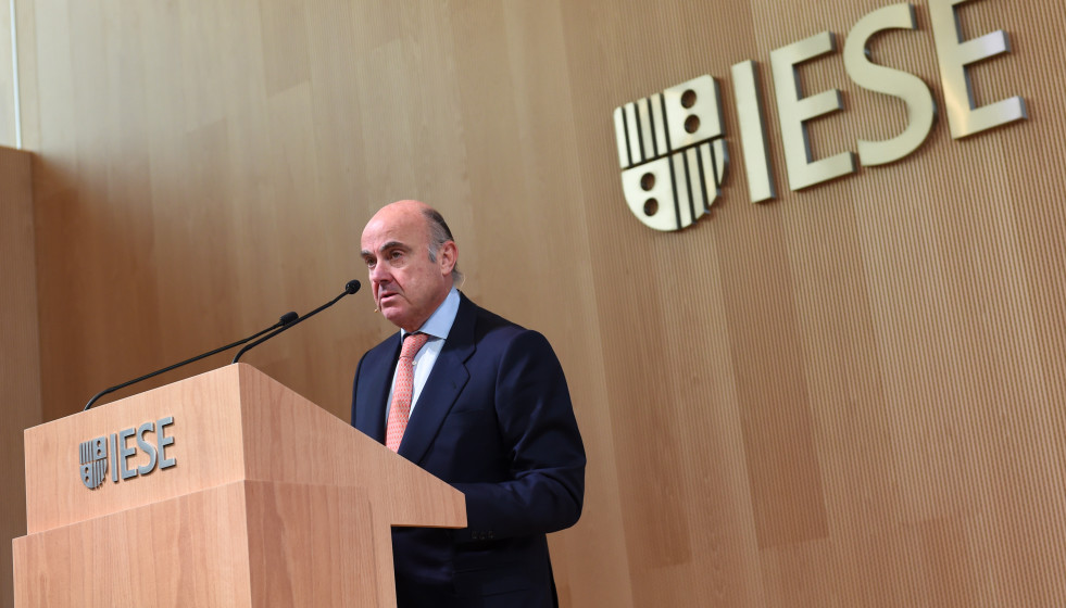 Archivo - El vicepresidente del Banco Central Europeo (BCE), Luis de Guindos, durante la segunda jornada del 18º encuentro del sector bancario, a 17 de mayo de 2023, en Madrid (España). Durante el d