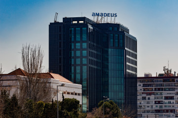 Archivo - Fachada de la sede de Amadeus en el edificio Herre, a 2 de marzo de 2023, en Madrid (España).