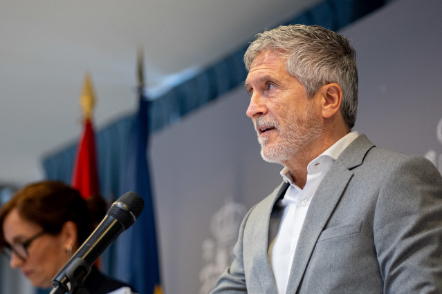 El ministro de Interior, Fernando Grande-Marlaska, durante una rueda de prensa, en la sede del Ministerio de Sanidad, a 9 de mayo de 2026, en Madrid (España).