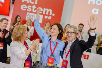 (I-D) La delegada del Gobierno en la Comunitat Valenciana, Pilar Bernabé, la secretaria general del PSPV-PSOE, Diana Morant, y el ministro de Hacienda, Arcadi España, durante el Comité Nacional del