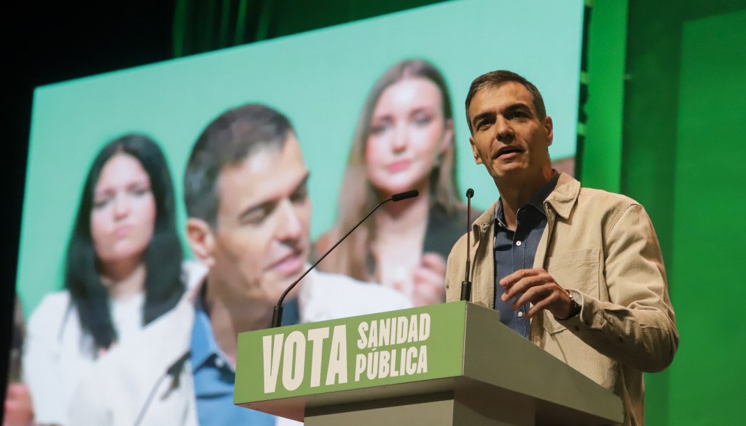 El secretario general del PSOE y presidente del Gobierno, Pedro Sánchez, durante un mitin electoral, a 10 de mayo de 2026 en La Línea de la Concepción, Cádiz (Andalucía, España). El secretario g