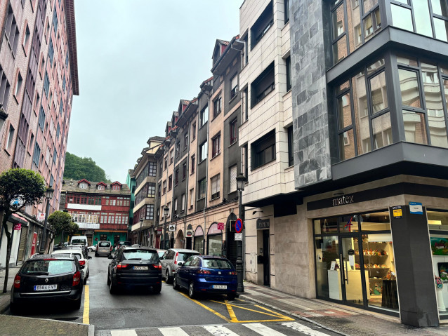 Calles de Sama, Langreo. Edificios, vivienda, pisos.