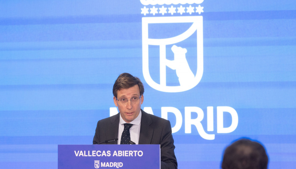 El alcalde de Madrid, José Luis Martínez-Almeida, durante la presentación del proyecto de transformación del entorno del Puente de Vallecas, a 11 de mayo de 2026