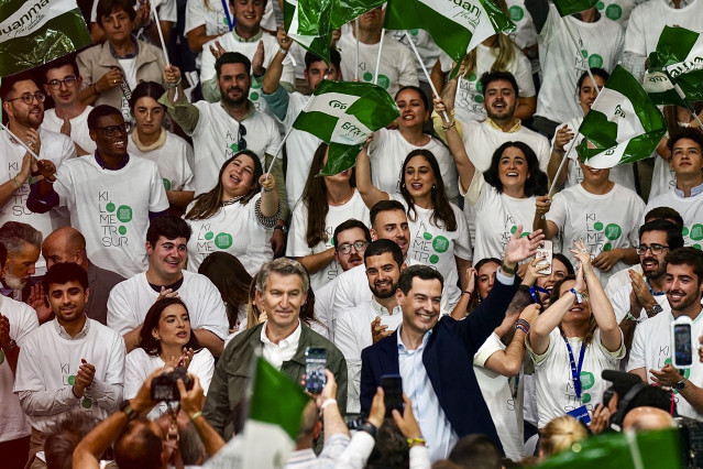 El presidente del PP de Andalucía y candidato a la reelección de la Presidencia de la Junta, Juanma Moreno, durante un acto de campaña. a 10 de mayo de 2026 en Málaga (Andalucía, España).