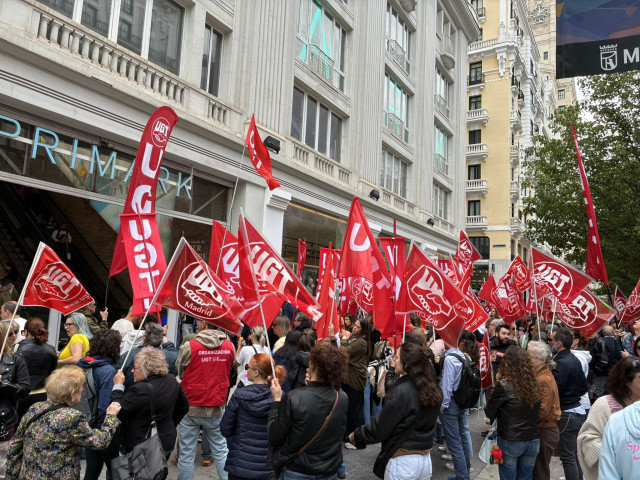 Convocatoria de trabajadores del textil en contra del convenio de ARTE